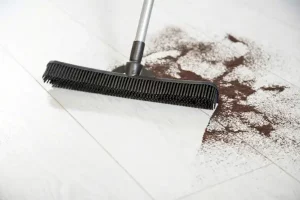 FURemover compact broom
